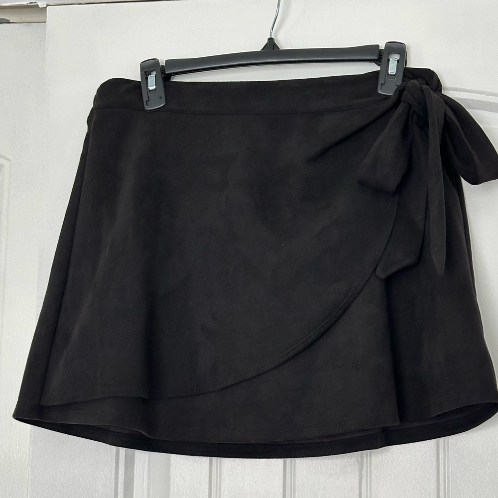 Halara Black Side Tie Suede Mini Skirt